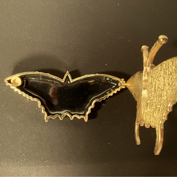 Amazing butterfly jewelry holder with gemstone sides around a top - Picture 4 of 4